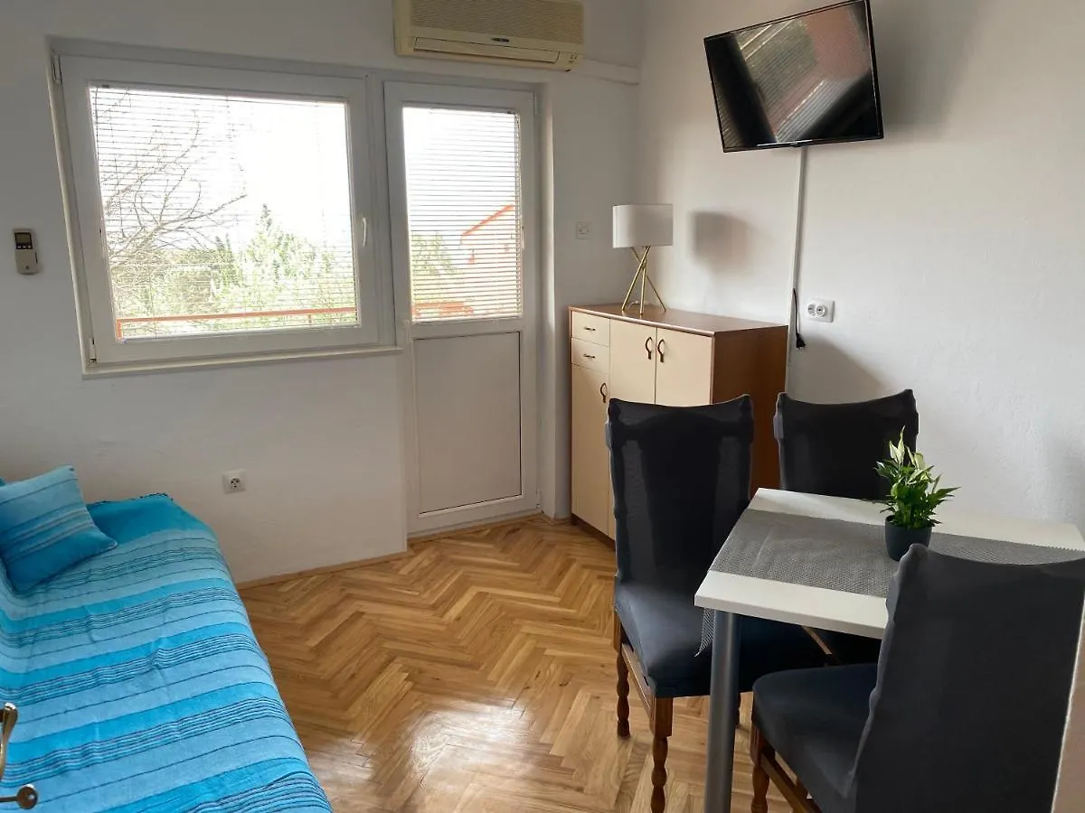 Apartments Mihoci Starigrad Paklenica